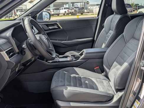 New 2026 Mitsubishi Outlander LE FWD image 12