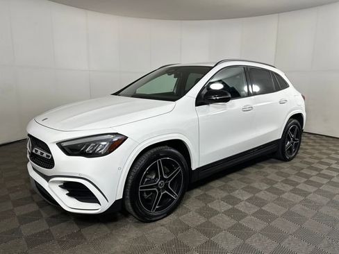 Used 2024 Mercedes-Benz GLA 250 w/ AMG Night Package image 7