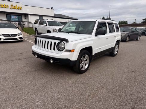 Used 2014 Jeep Patriot Latitude w/ All Weather Capability Group AWD/4WD image 2