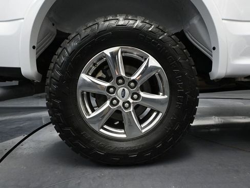 Used 2019 Ford F150 Lariat w/ Equipment Group 502A Luxury AWD/4WD image 16