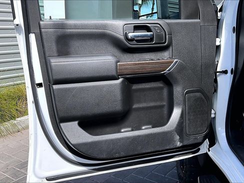 Used 2020 Chevrolet Silverado 2500 LT w/ Z71 Off-Road Package image 22