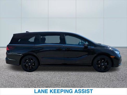 Certified 2023 Honda Odyssey Sport image 6