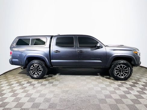 Used 2022 Toyota Tacoma TRD Sport w/ TRD Premium Sport Package AWD/4WD image 9