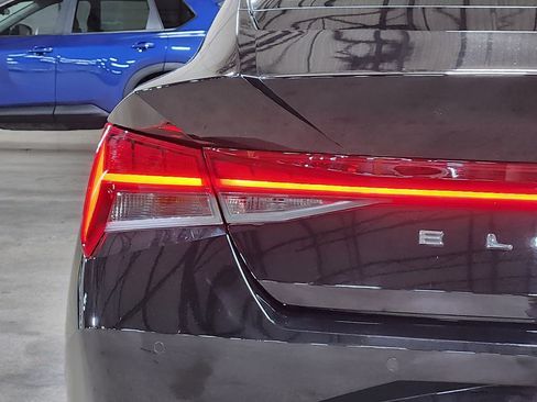 Used 2023 Hyundai Elantra Limited w/ Cargo Package image 20