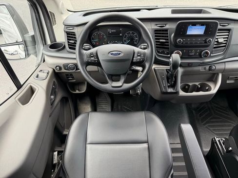New 2025 Ford Transit 250 148 Medium Roof image 15