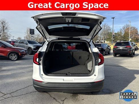 Used 2022 GMC Terrain SLE image 28