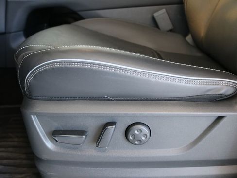 Certified 2025 INFINITI QX80 Luxe image 16