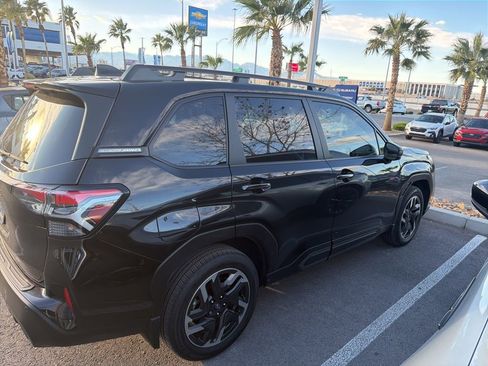 Used 2025 Subaru Forester Limited image 10