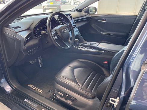 Used 2019 Toyota Avalon Touring w/ Advanced Safety Package FWD image 9
