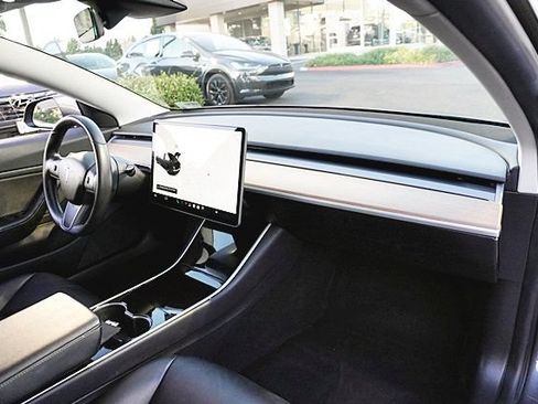 Used 2019 Tesla Model 3 Mid Range RWD image 16