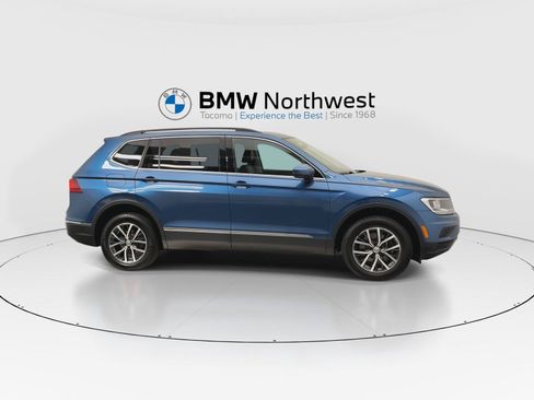 Used 2020 Volkswagen Tiguan SE w/ Panoramic Sunroof Package AWD/4WD image 5