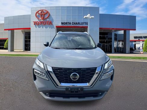 Used 2021 Nissan Rogue SL w/ Premium Package image 3