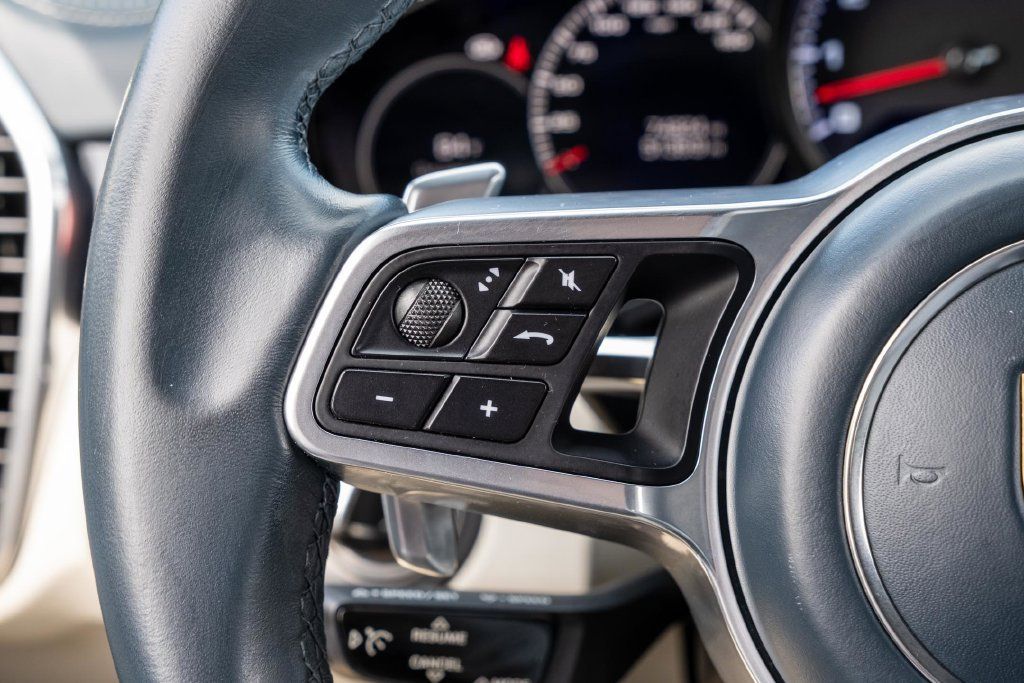 Used 2020 Porsche Cayenne S w/ Premium Package AWD/4WD image 28