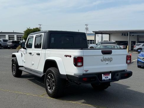 Used 2020 Jeep Gladiator Overland w/ Trailer Tow Package AWD/4WD image 6
