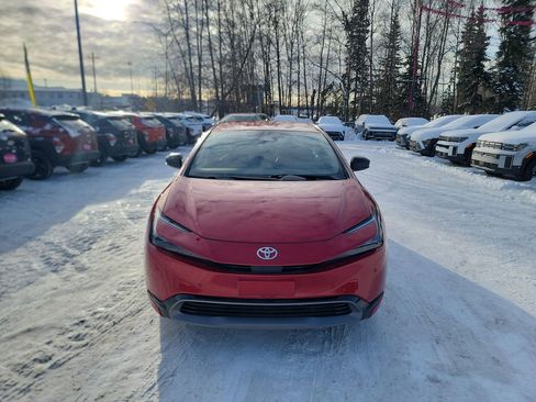 Used 2024 Toyota Prius XLE image 3
