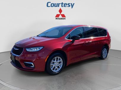 Used 2024 Chrysler Pacifica Touring-L