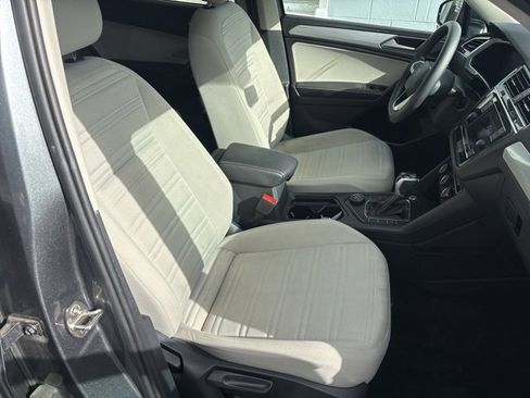 Used 2022 Volkswagen Tiguan S image 9