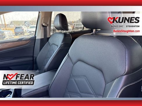 Used 2024 Volkswagen Atlas SE image 24