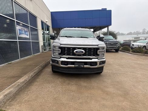 Used 2023 Ford F350 Lariat w/ FX4 Off-Road Package image 3