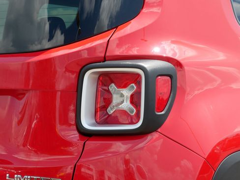 Used 2015 Jeep Renegade Limited w/ Safety & Security Group I AWD/4WD image 17