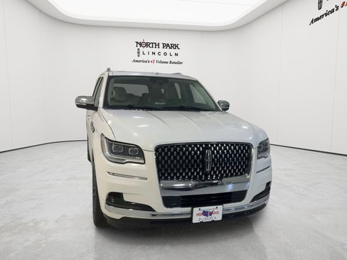 Used 2023 Lincoln Navigator Black Label AWD/4WD image 4