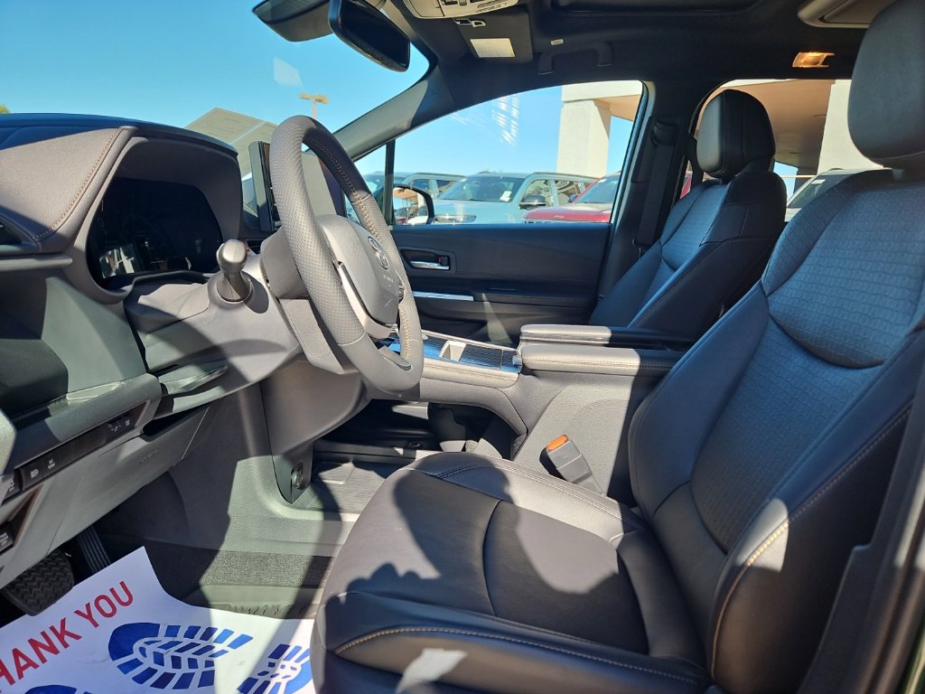 Used 2025 Toyota Sienna XLE Woodland Edition AWD/4WD image 15