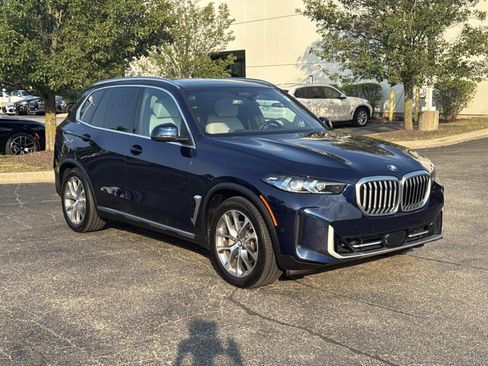Used 2025 BMW X5 xDrive40i w/ Executive Package AWD/4WD image 3