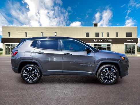 Used 2023 Jeep Compass Limited AWD/4WD image 2