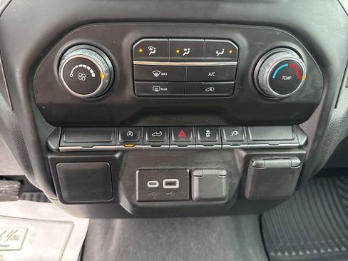 Used 2021 Chevrolet Silverado 1500 Custom image 16