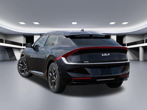 New 2026 Kia EV6 Wind RWD image 4