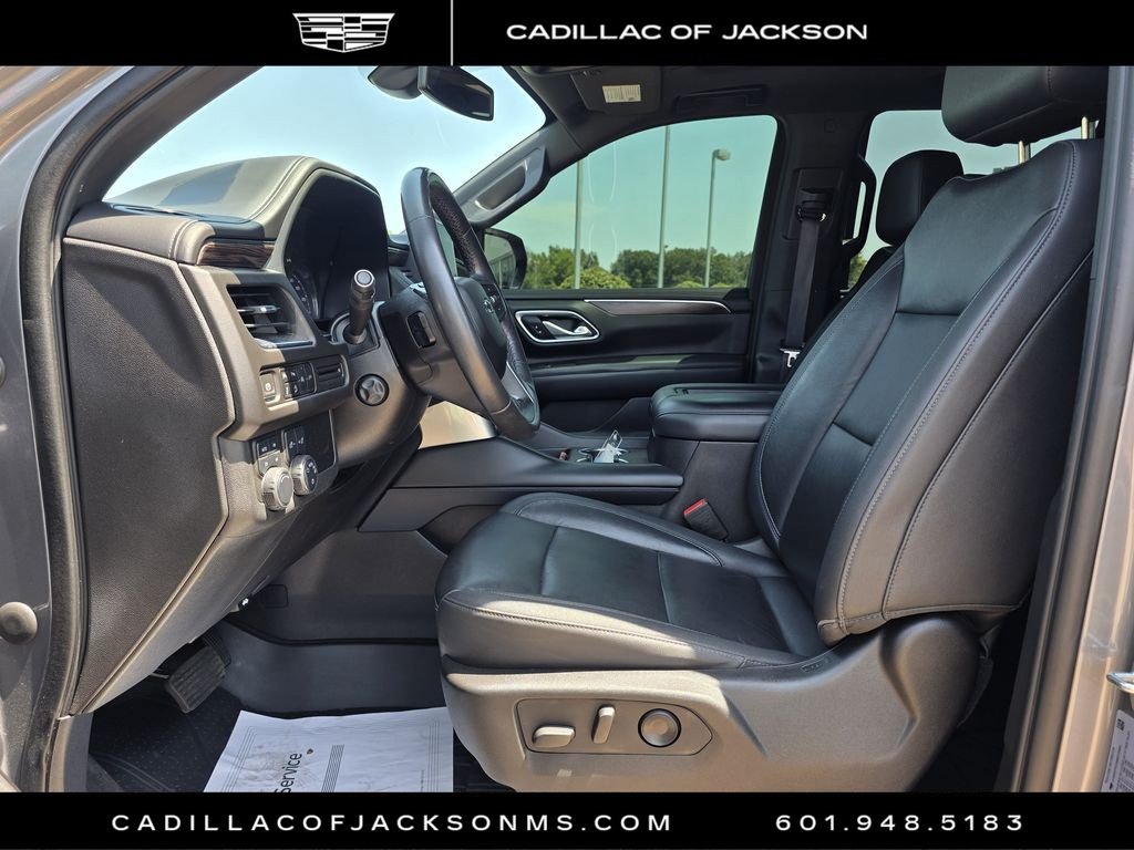 Used 2021 Chevrolet Tahoe Z71 w/ Luxury Package AWD/4WD image 16