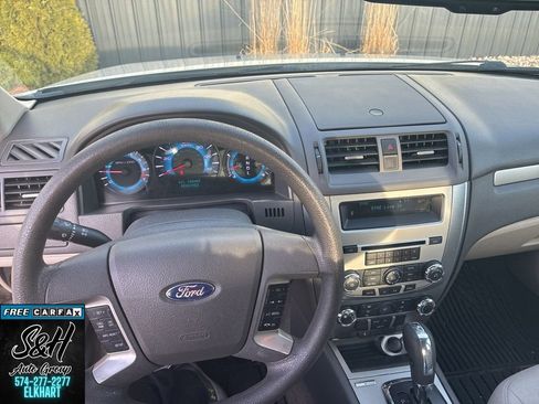 Used 2010 Ford Fusion SE image 4