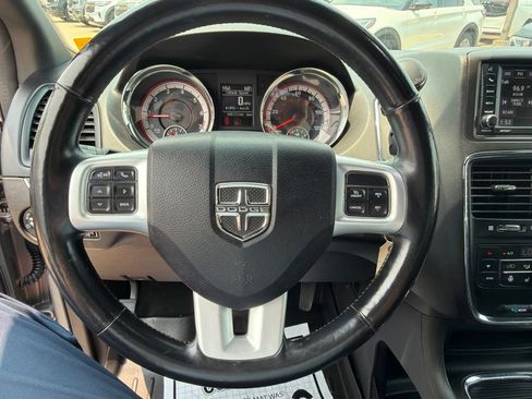 Used 2018 Dodge Grand Caravan GT FWD image 17