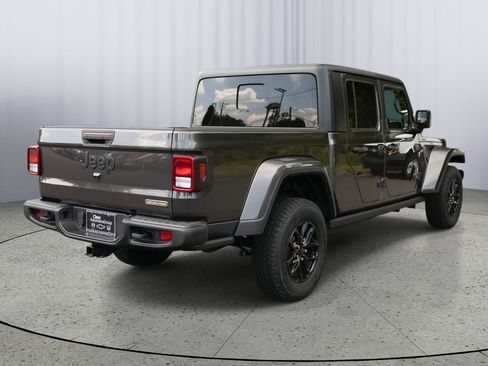 Used 2023 Jeep Gladiator Sport AWD/4WD image 25