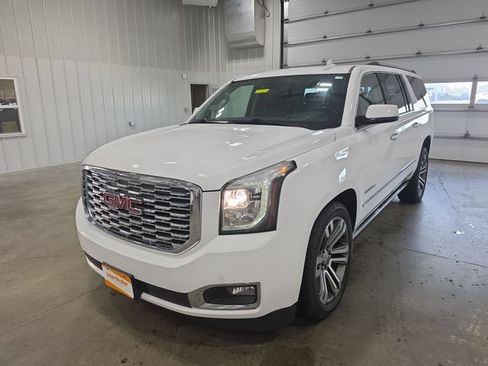 Used 2020 GMC Yukon XL Denali w/ Denali Ultimate Package AWD/4WD image 4