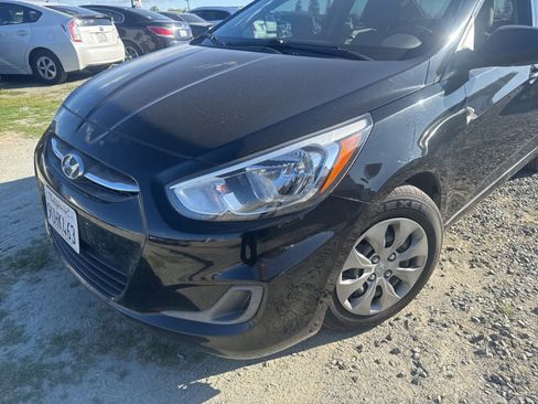 Used 2017 Hyundai Accent SE image 9