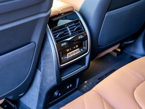 New 2026 BMW X5 xDrive50e w/ Executive Package image 23