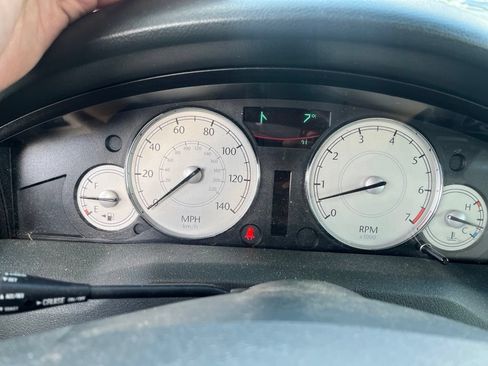 Used 2005 Chrysler 300 Touring RWD image 7