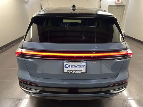 New 2026 Lincoln Nautilus Reserve image 5