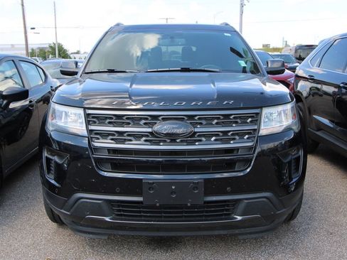 Used 2018 Ford Explorer XLT w/ Equipment Group 202A AWD/4WD image 2