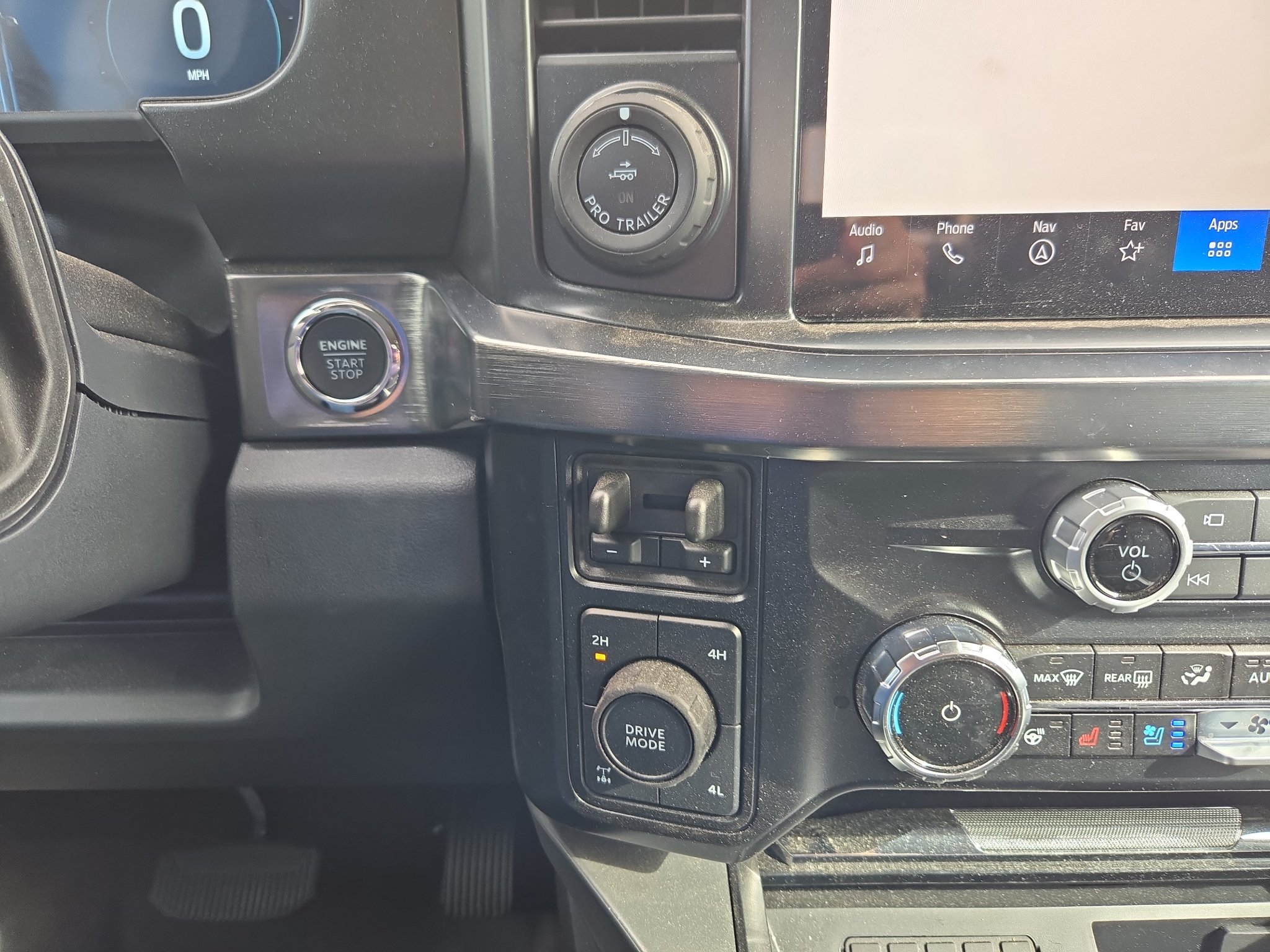 Used 2025 Ford F250 Lariat w/ Lariat Ultimate Package AWD/4WD image 18