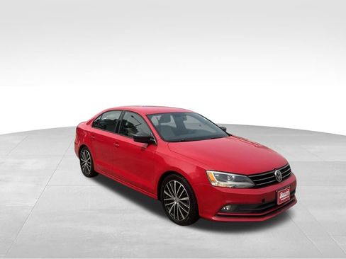 Used 2016 Volkswagen Jetta Sport FWD image 8