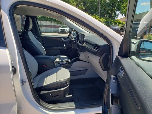 Used 2023 Ford Escape Platinum AWD/4WD image 19