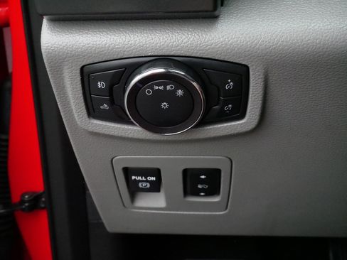 Used 2019 Ford F150 XLT w/ Equipment Group 302A Luxury AWD/4WD image 27