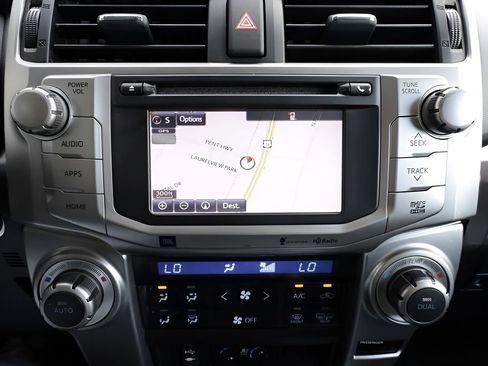 Used 2015 Toyota 4Runner Limited AWD/4WD image 36