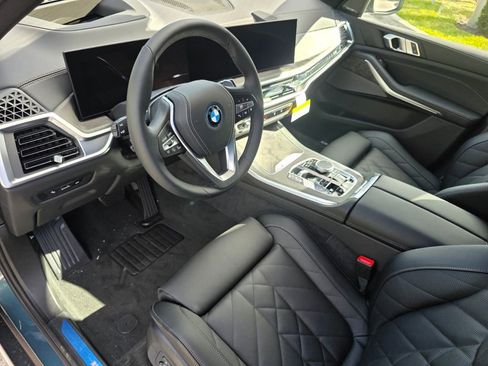 New 2026 BMW X5 xDrive50e w/ Premium Package AWD/4WD image 8