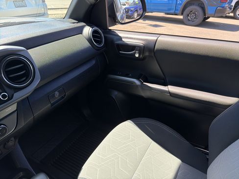 Used 2021 Toyota Tacoma TRD Sport AWD/4WD image 24