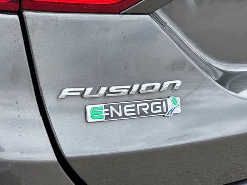 Used 2016 Ford Fusion Energi Titanium w/ Driver Assist Package FWD image 31