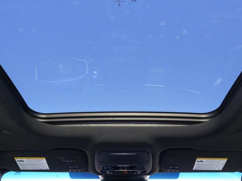 Used 2024 Lincoln Nautilus Reserve w/ Equipment Group 202A image 13