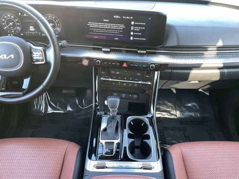 Certified 2024 Kia Carnival SX Prestige image 14